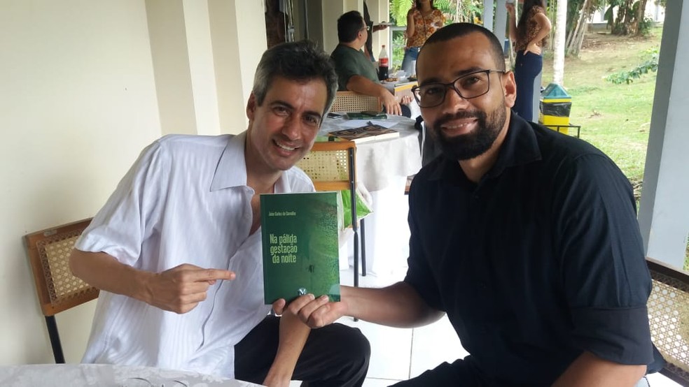 Ele revela que procurou retratar as emoções e os desafios do homem da Amazônia — Foto: Mazinho Rogério/G1