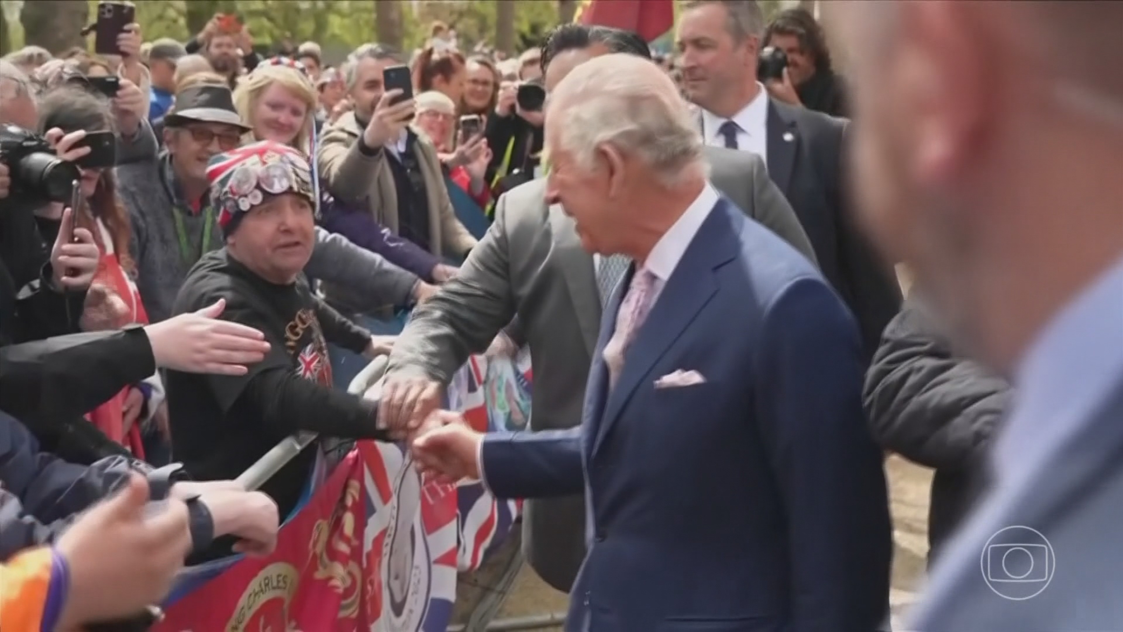 Reino Unido faz últimos preparativos para coroação de Rei Charles III; confira