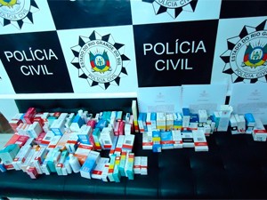 Lote apreendido com donos de farmácia (Foto: Divulgação/Polícia Civil)