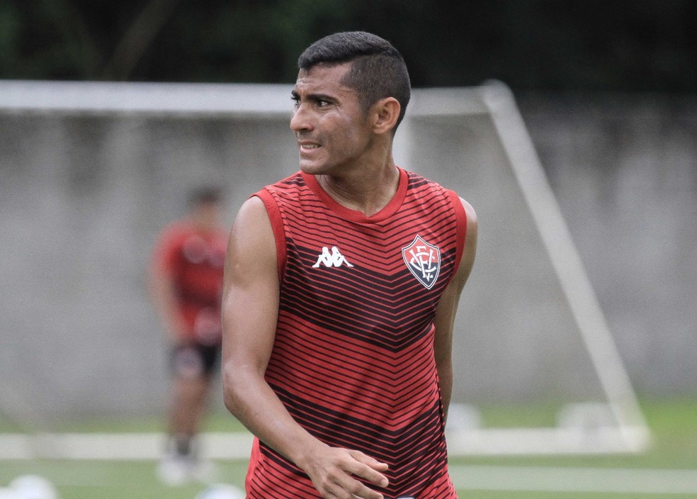 Juninho Quixad&aacute; disputou seis jogos pelo Vit&oacute;ria em 2020 &mdash; Foto: Let&iacute;cia Martins/EC Vit&oacute;ria