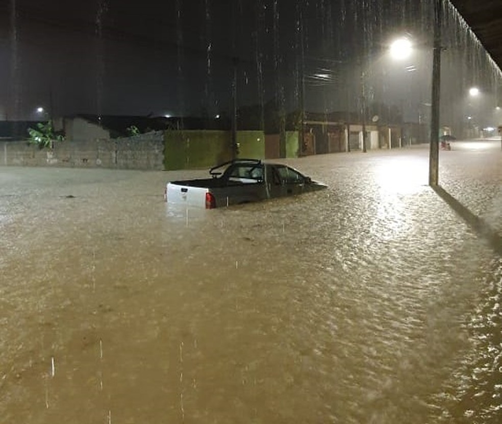 Conjunto Tavares Granja I, em Rio Largo, ficou completamente alagado após horas de chuvas — Foto: Aracele/Rio Largo Ordinário
