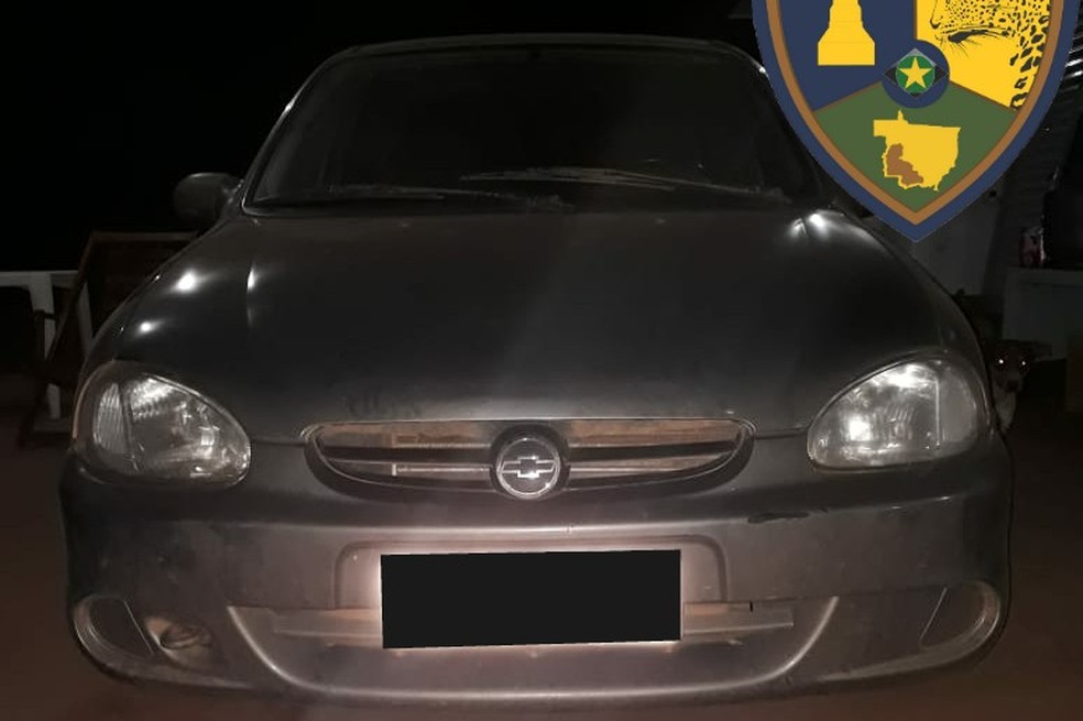 MÃ£e fez denÃºncia e adolescente de 16 anos foi detido com carro furtado em CÃ¡ceres (Foto: Gefron/MT)