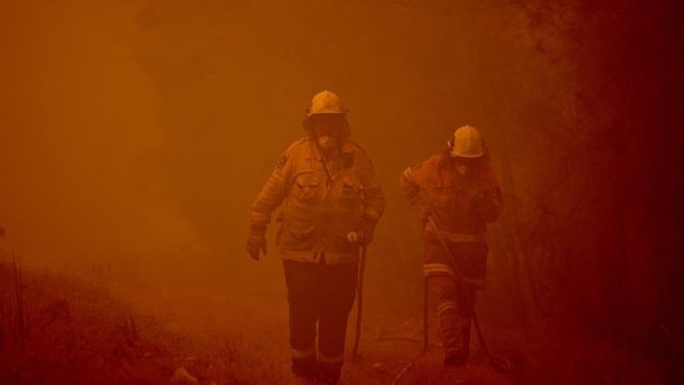A onda de incêndios florestais que atinge a Austrália já deixou 25 mortos desde setembro (Foto: Getty Images via BBC News)