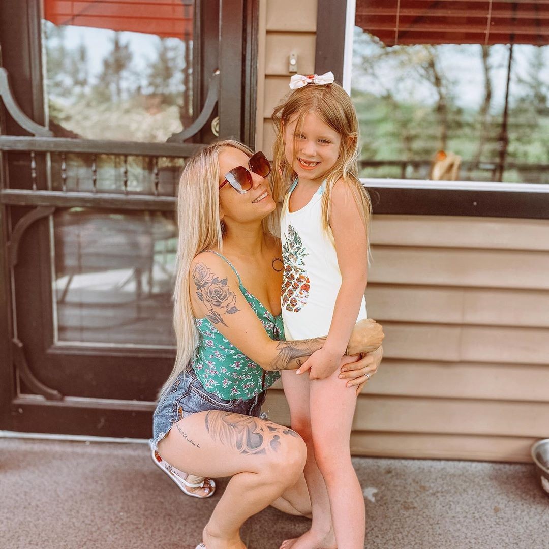 Caitlin Fladager e sua filha  (Foto: Reprodução/Instagram)