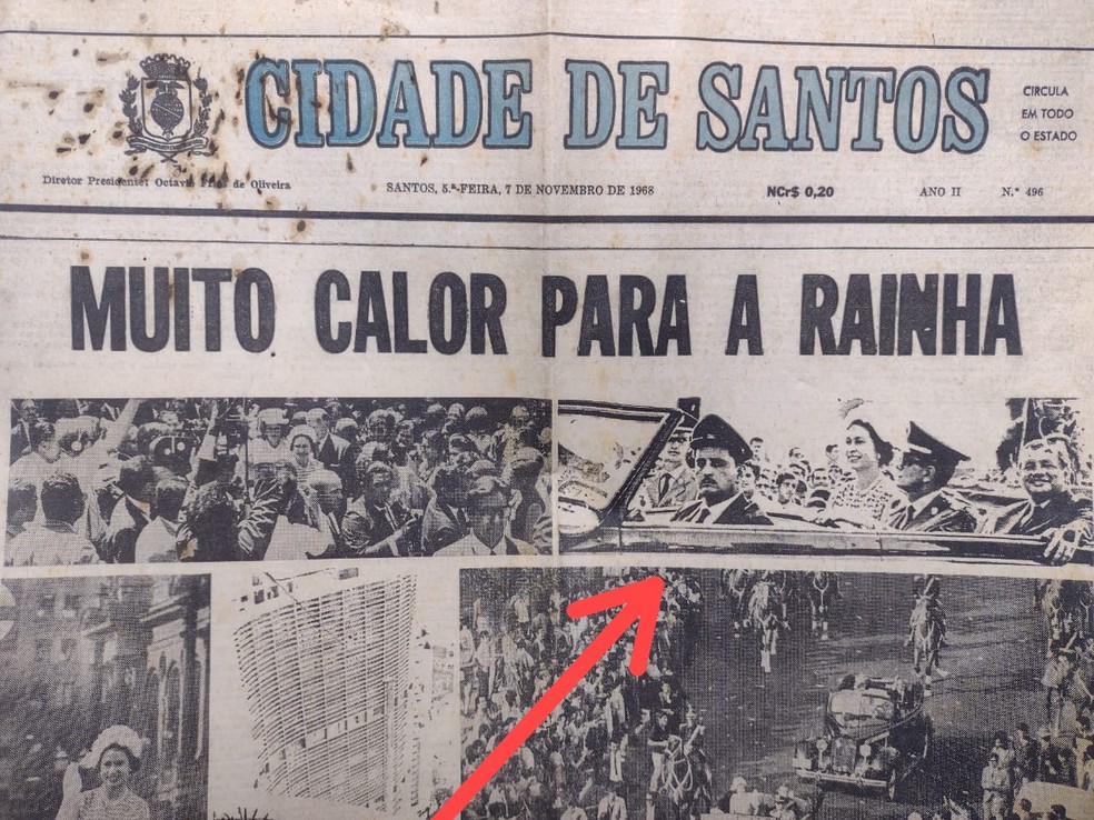 Jornais da época retrataram a viagem da Rainha Elizabeth II que sofreu com o calor do país — Foto: Daniel Cestari/Arquivo Pessoal