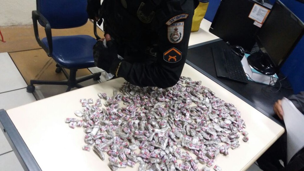 Droga apreendida em Macaé (Foto: Polícia Militar/Divulgação)