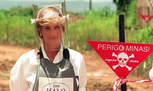 Princesa Diana faz campanha para banir minas terrestres (Foto: Reprodução/Diana's Legacy)