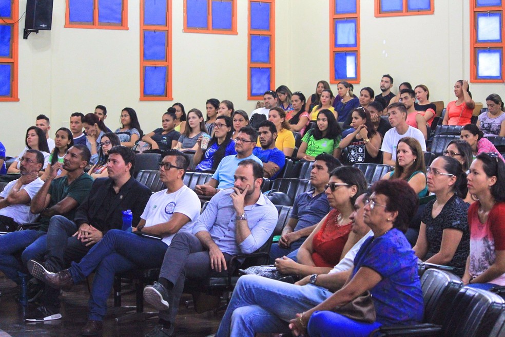 Participam do evento professores e acadêmicos de Educação Física, além de pessoas com deficiência (Foto: GloboEsporte.com)
