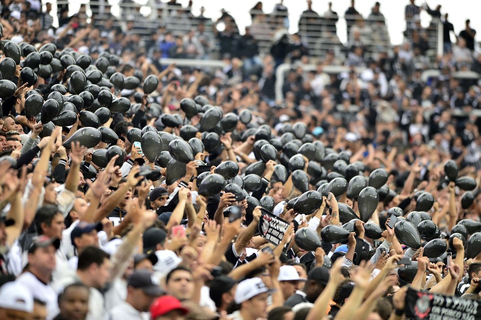 Música de Tim Maia ganhou versão dos torcedores do Corinthians (Foto: Marcos Ribolli)