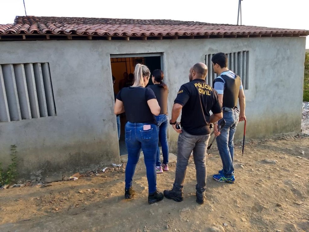 Operação Desmanche cumpre mandados de prisão, busca e apreensão e internação provisória de adolescente em Itambé — Foto: Polícia Civil/Divulgação