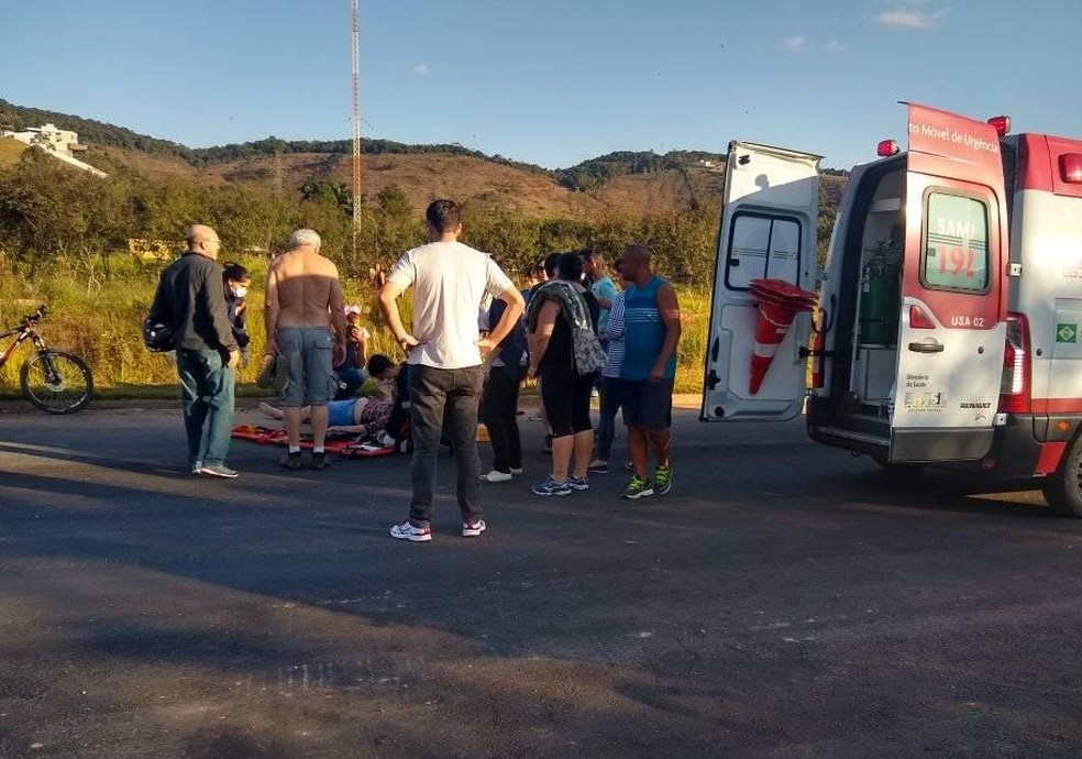 Atropelamento registrado no Bairro ViÃ±a Del Mar, em Juiz de Fora â€” Foto: RaÃ­ssa Bagno/Arquivo Pessoal