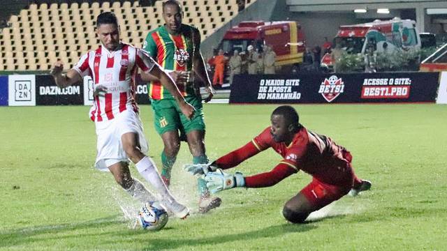 Neto Pessoa Ã© derrubado por Andrey