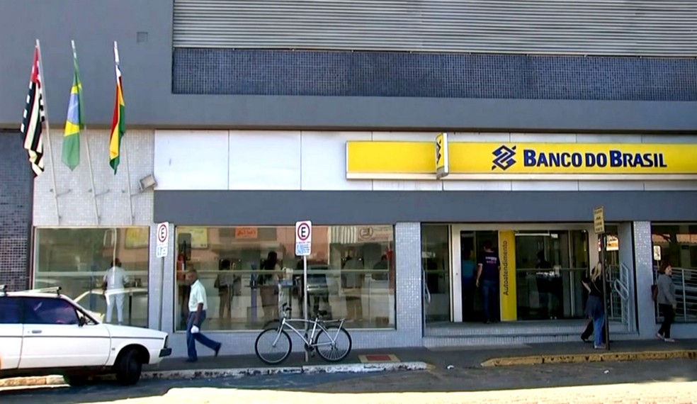 Bendine iniciou au carreira no Banco do Brasil na agência de Paraguaçu Paulista, em 1978 (Foto: Reprodução / TV TEM)