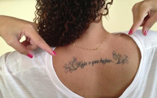 A tatuagem se abrindo qual motivo Casal Aproveita Buzz De Tatuagem Haja O Que Hajar E Cria Empresa De Camisetas Epoca Negocios Acao