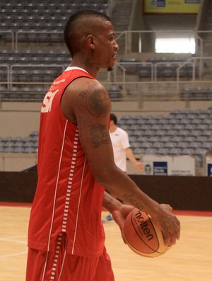 Adotado pelo país, Shamell quer final entre Pinheiros e Flamengo: Sonho