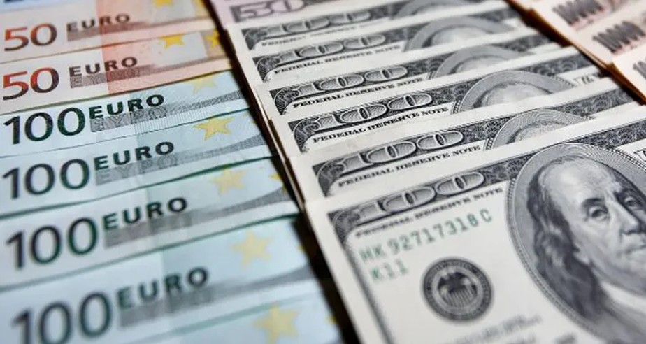 Euro tem a menor cotação em relação ao dólar em 20 anos