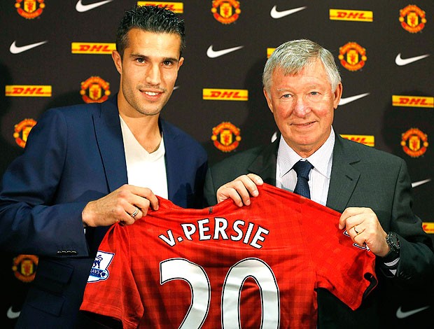 Robin van Persie apresentado no Manchester United (Foto: Reuters)