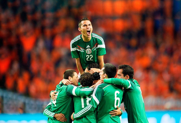 Holanda x México - Comemoração (Foto: Reuters)