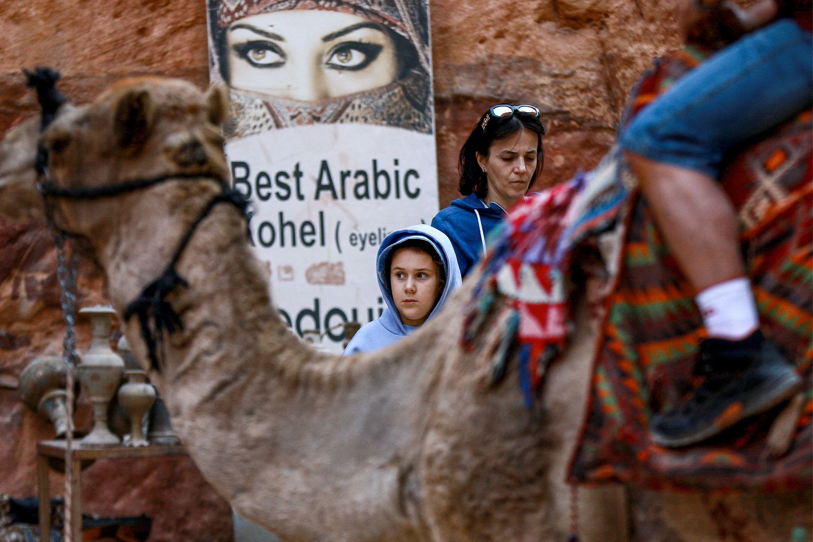 Os trabalhadores do turismo em Petra, na Jordânia, lembram que no auge da pandemia, havia muitos dias sem um visitante sequer — Foto: Khalil Mazraawi / AFP