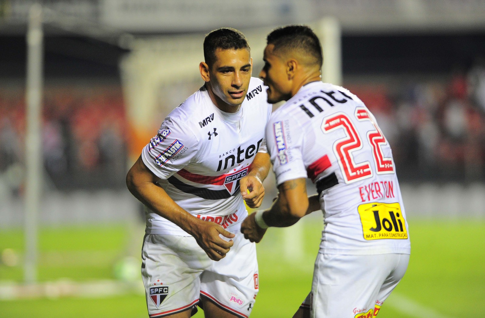 [COMENTE E DÊ SUA NOTA] Atuações do São Paulo: trio ofensivo comanda vitória sobre o Botafogo
