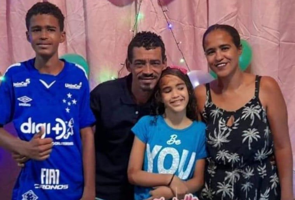 Osvaldo, Sílvia, Otávio e Isabele foram soterrados por barreira quando estavam em casa, em Jaboatão dos Guararapes, no Grande Recife — Foto: Acervo de família/Reprodução 