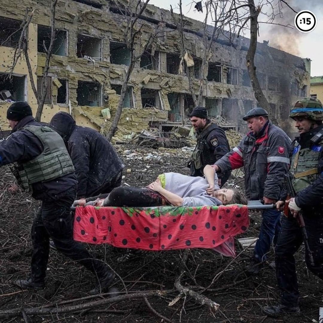 A maternidade em Mariupol foi bombardeda, deixando civis mortos e feridos (Foto: Reprodução/ Instagram)