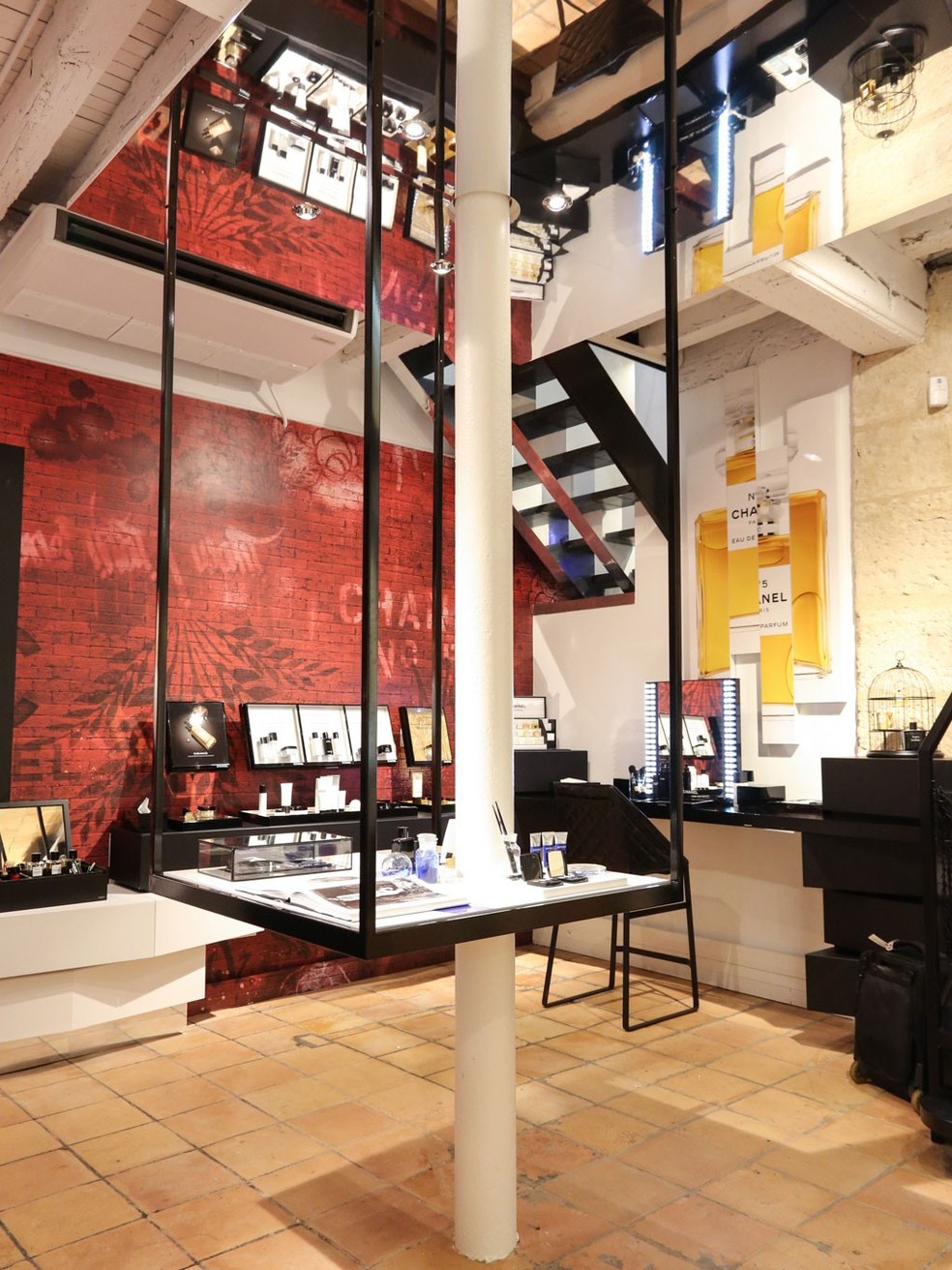 Chanel inaugura primeira loja permanente de beleza em Paris