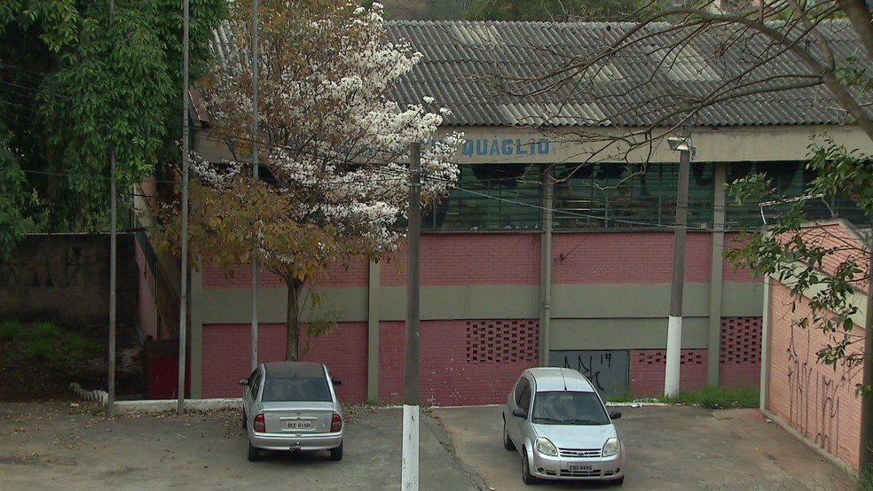 Escola onde jovem tentou atirar em colega na cidade de Osasco, na Grande São Paulo — Foto: Reprodução/TV Globo