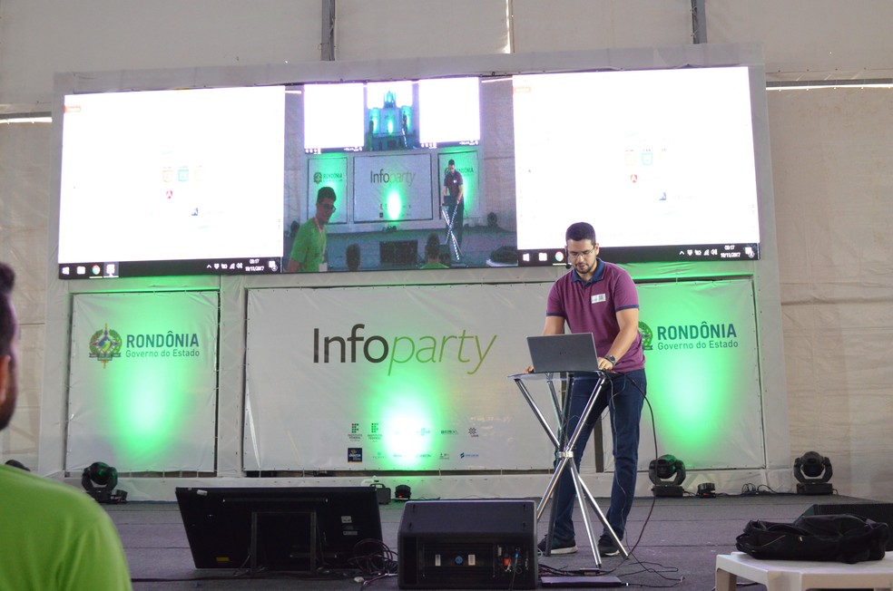 Competidores apresentaram seus projetos de aplicativo para concorrer no Desafio Hakacthon (Foto: Hosana Morais/G1)