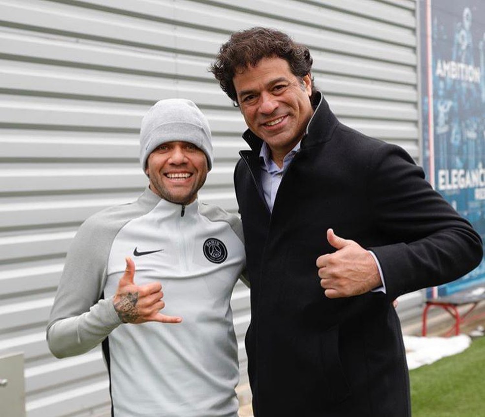 Daniel Alves e Raí em Paris — Foto: Arquivo Pessoal