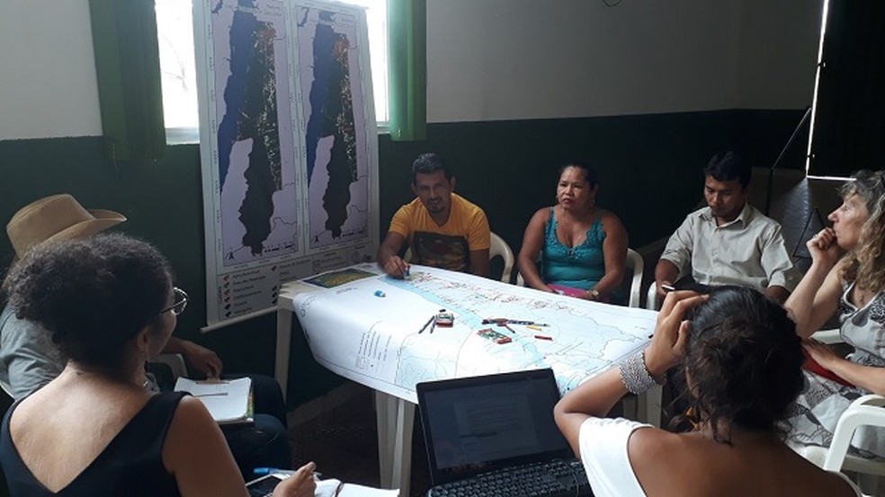 Reunião entre pesquisadores e produtores rurais de Santarém, Belterra e Mojuí dos Campos — Foto: Acervo de João Paulo de Cortes