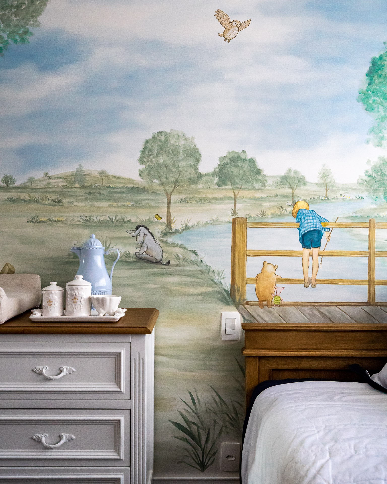 Décor do dia: parede com pintura feita à mão é o destaque deste quarto de bebê (Foto:  Flávio Dias )