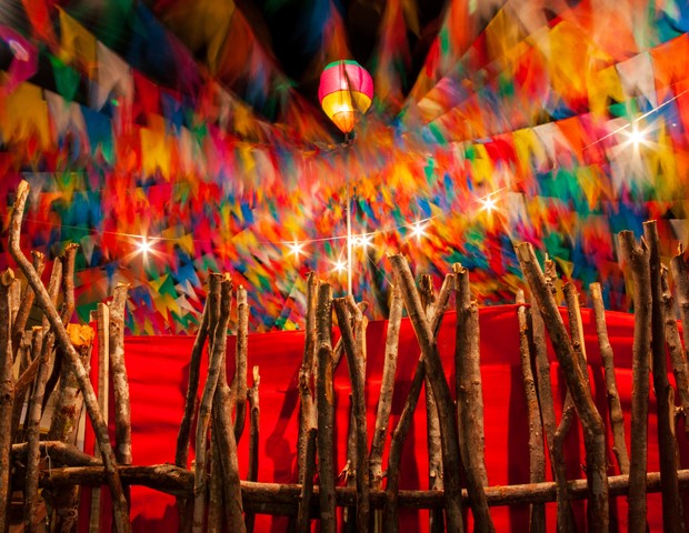 Decorated streets and colorful ornaments is a tradition of the Festa de São João, celebrated throughout Brazil during the month of June (Foto: Getty Images/iStockphoto)