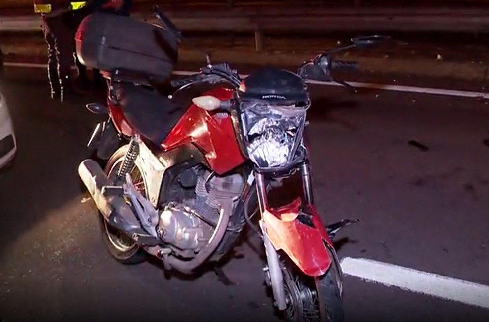 Acidente foi na noite desta sexta-feira (24), em Presidente Prudente &mdash; Foto: Reprodu&ccedil;&atilde;o/TV Fronteira