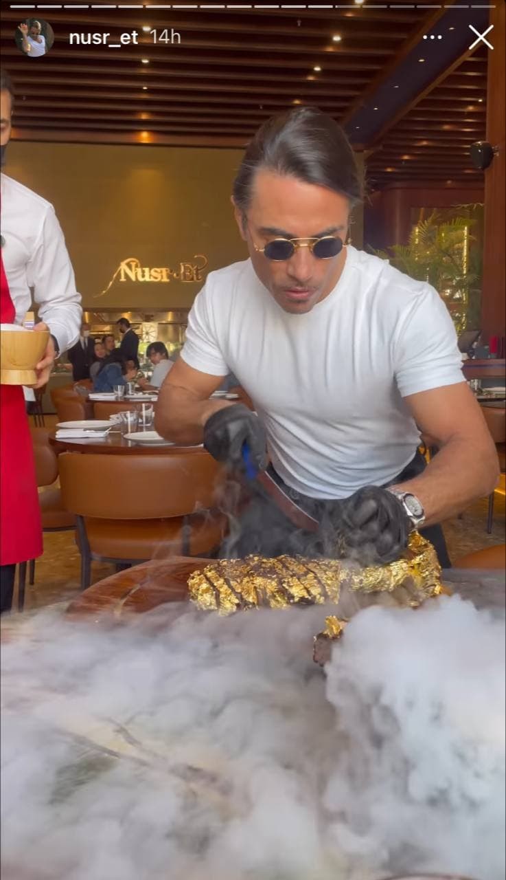 Chef Salt Bae Oferece Bife Coberto De Ouro Por R9 Mil Em Restaurante Revista Marie Claire 4830