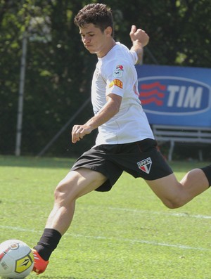 Em coletivo, Leão arma time com João Filipe, Osvaldo e Fernandinho 