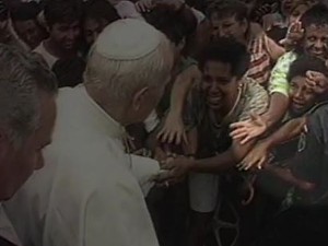 Policial que fez segurança do Papa relembra visita (Foto: Reprodução/ TV Gazeta)