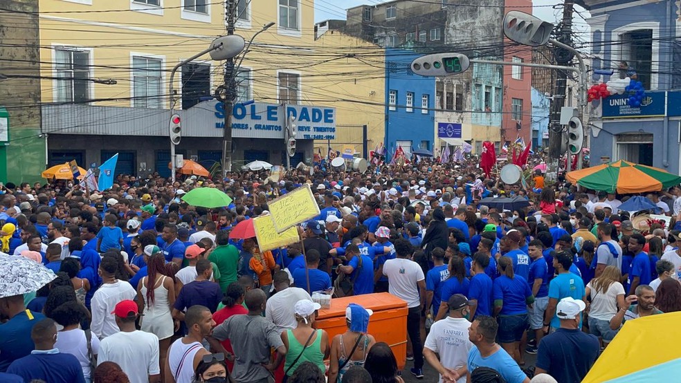 Bairro da Soledade, em Salvador, recebe multidão durante  evento de Dois de Julho — Foto: Itana Alencar / g1 Bahia