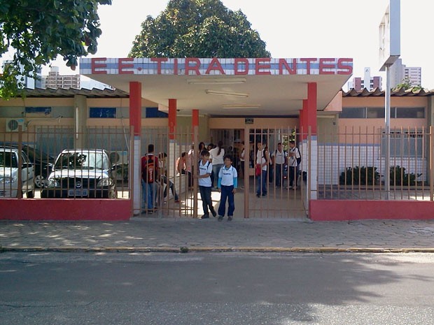 Escola Tiradentes teve aulas suspensas por luto a aluno (Foto: Larisse de Souza/Inter TV Cabugi)