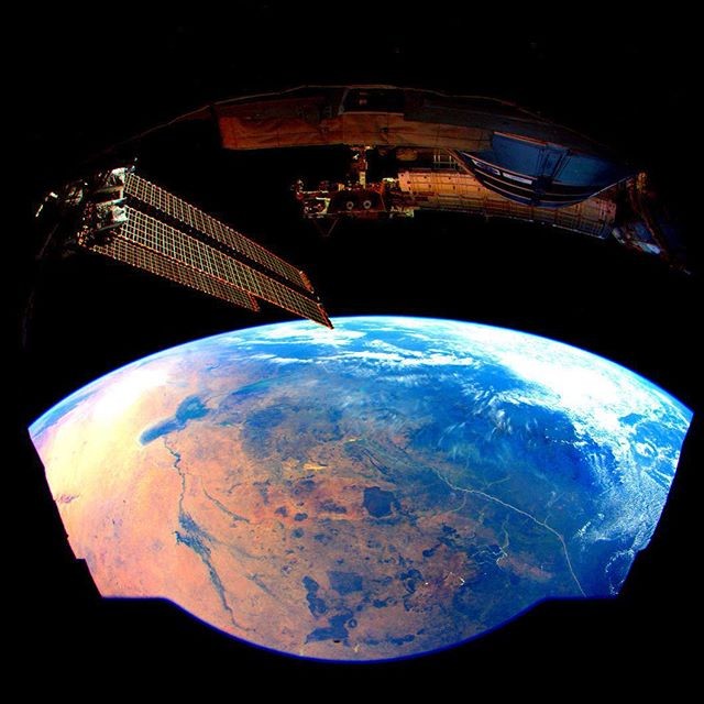 Terra vista do espaço (Foto: Scott Kelly e Nasa/ Reprodução)