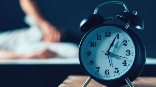 Aqueles que têm um sono de má qualidade estão 34% mais propensos a ter aterosclerose em comparação aos que dormem bem (Foto: Getty Images via BBC)