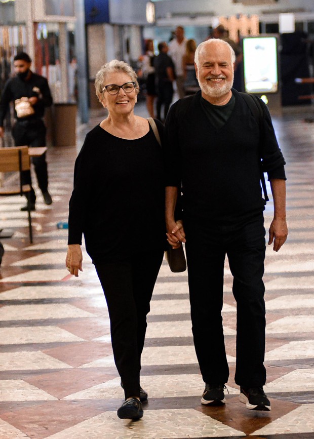 Irene Ravache e o marido, Edison Paes (Foto: Rodrigo Adão e Webert Belício / AgNews)