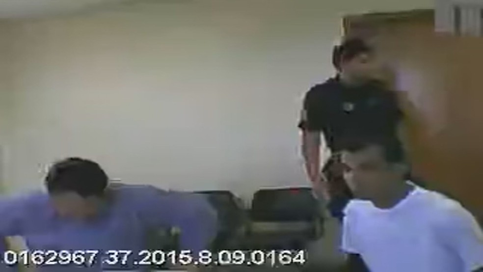 Durante audiência de custódia, Manoel Gomes Xavier de Santana se passou pelo irmão — Foto: TV Globo/Reprodução