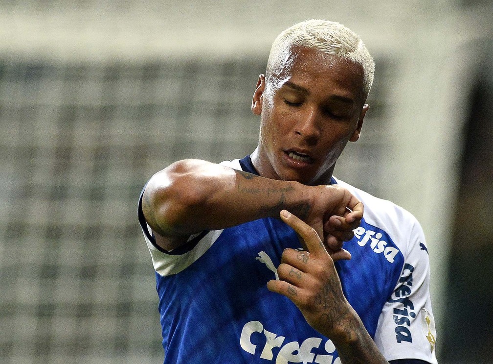 Deyverson Volta Com Gol Exibe Tatuagem Com Musica Da Namorada Cantora E Desabafa Palmeiras Ge