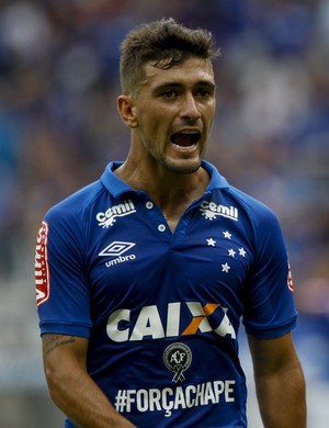 Artilheiro do Cruzeiro na temporada, Arrascaeta traça planos para 2017