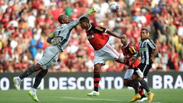 Pacotão do clássico: festa para o Rio, discussão, tapa e dancinha de René