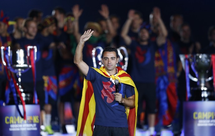 Xavi - Festa título Barcelona Camp Nou (Foto: AP)