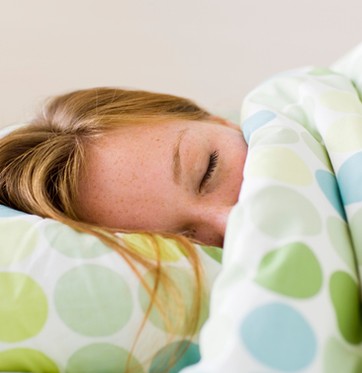 Mulher doente na cama (Foto: Shutterstock)