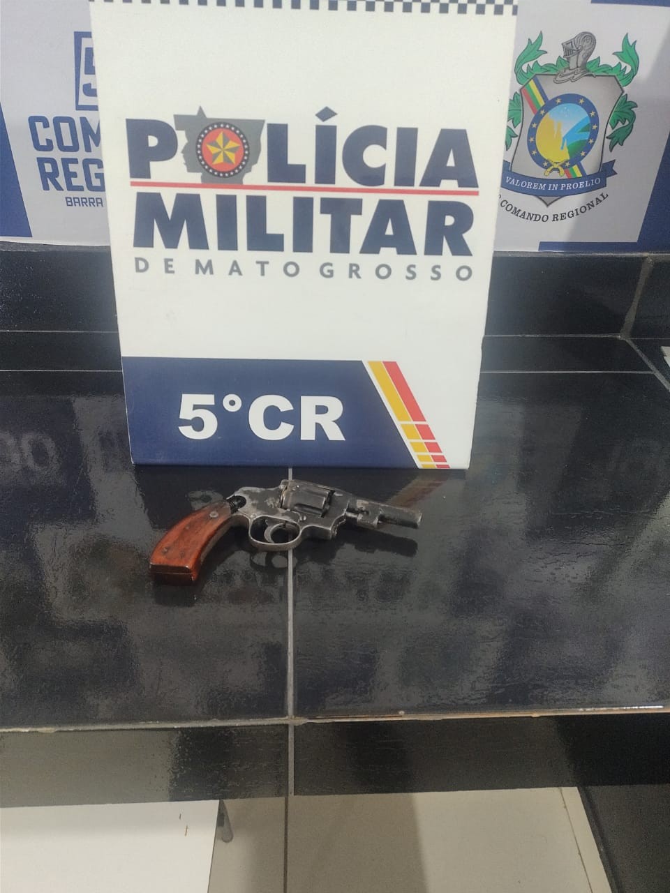 Dois adolescentes são apreendidos por portar arma de fogo em MT