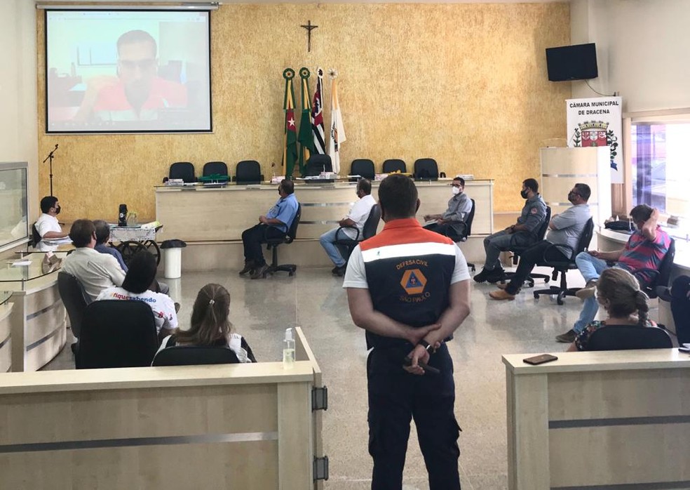 Informação sobre força-tarefa do Exército em Dracena foi divulgada durante uma reunião na Câmara Municipal — Foto: Prefeitura de Dracena